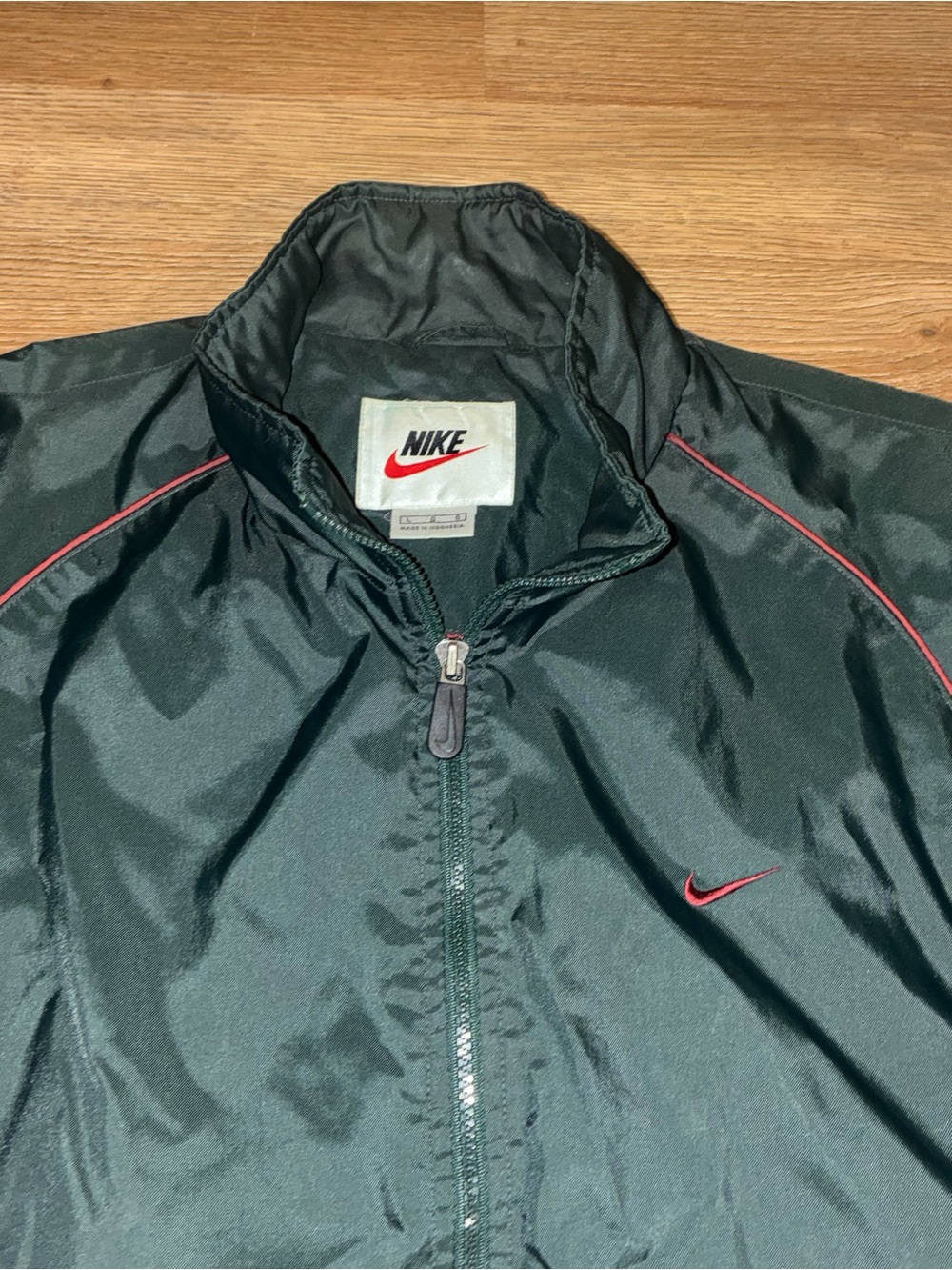 Nike Men’s Black Windbreaker with Red Piping and Swoosh size L good condition
